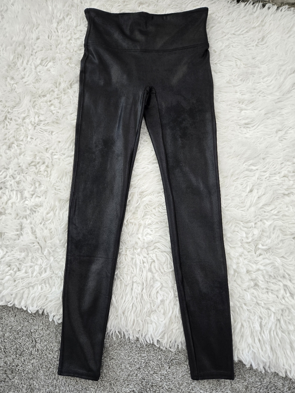 Spanx Black Faux Leather Leggings size Medium.